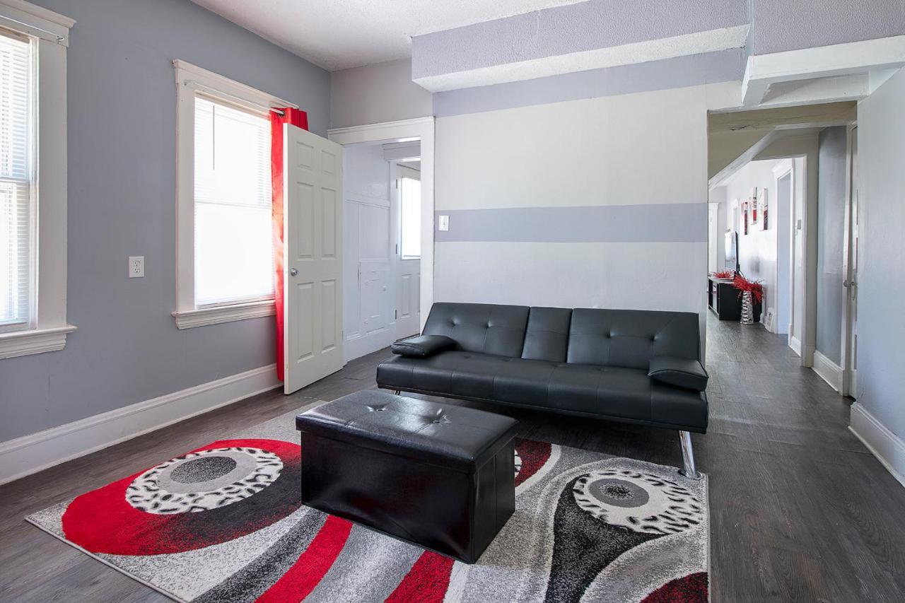 The Rubi Lounge - Spacious Brooklyn Centre Modern Escape Near Downtown With Parking, 300Mb Wifi & Self Check-In Cleveland Ngoại thất bức ảnh