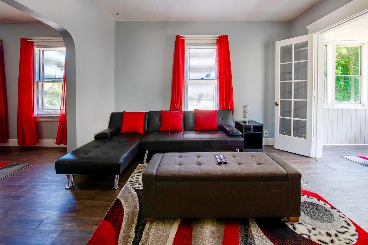 The Rubi Lounge - Spacious Brooklyn Centre Modern Escape Near Downtown With Parking, 300Mb Wifi & Self Check-In Cleveland Ngoại thất bức ảnh